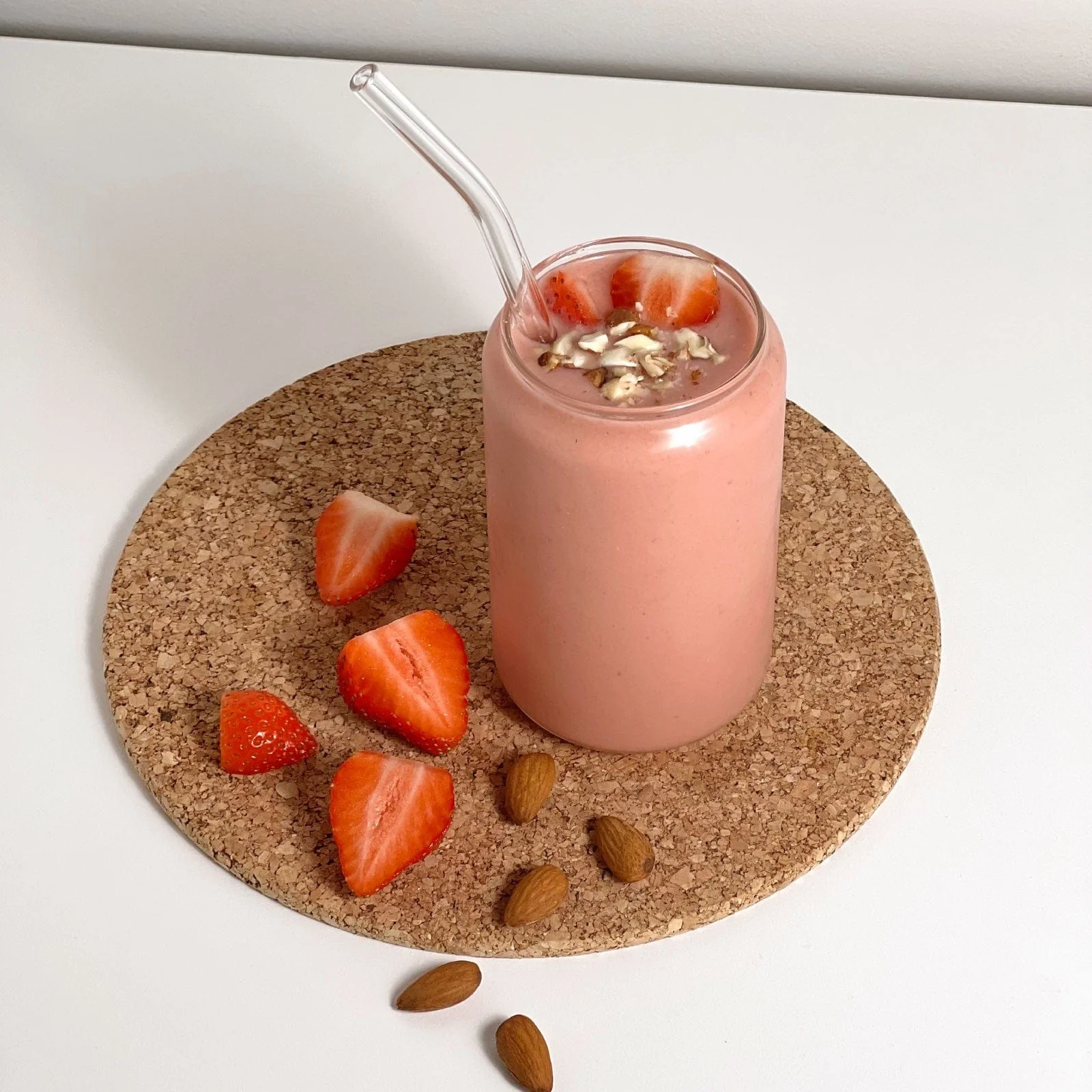 Strawberry & Almond Shake 250ml - Image 3